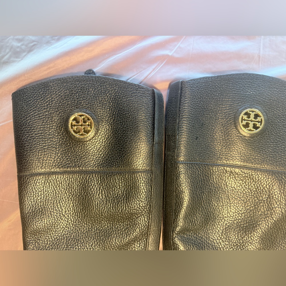 Tory Burch Junction Black Pebbled Leather Tall Riding Boots Gold Logo Size 7 - Picture 6 of 13